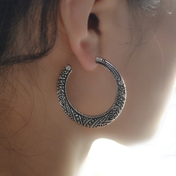 **ARLA* Silver Vintage Style Fashion Hoop Earrings - Picture 2 of 3
